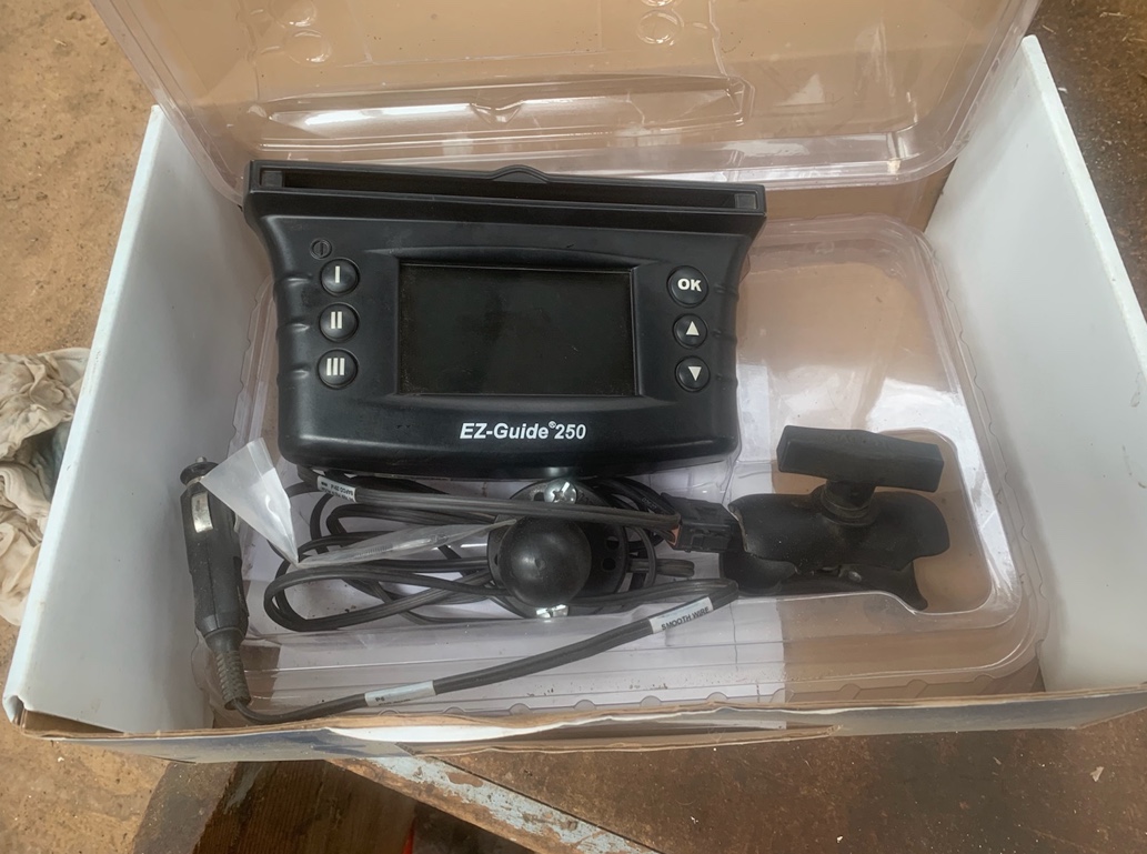 2015 EzGuide 250 Lightbar Guidance System Machinery